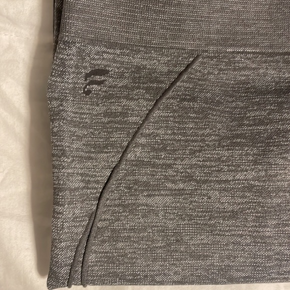 Fabletics - High Waisted Gray Seamless Leggings with ruched bottoms - XS - Picture 5 of 7